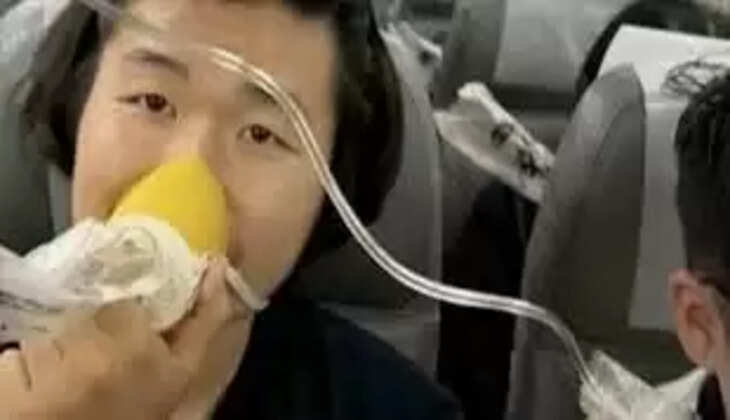 நெஞ்சை உறைய வைக்கும் வீடியோ... 36,000 அடி உயரத்தில் பறந்து சட்டென கீழே சரிந்த விமானம்... ! 