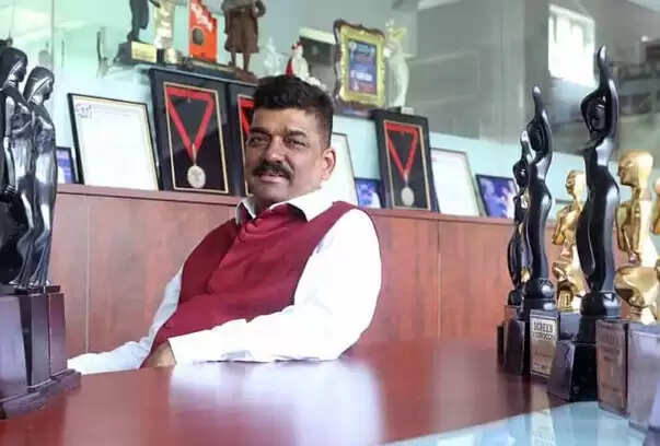 நிதின் தேசாய்