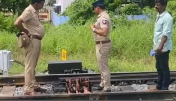 பொன்னேரி ரயில் நிலையம்