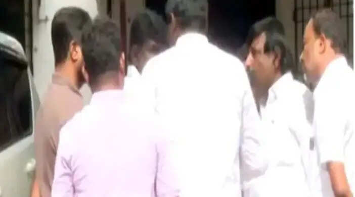 பேரம் லட்சமண பெருமாள் கரூர்