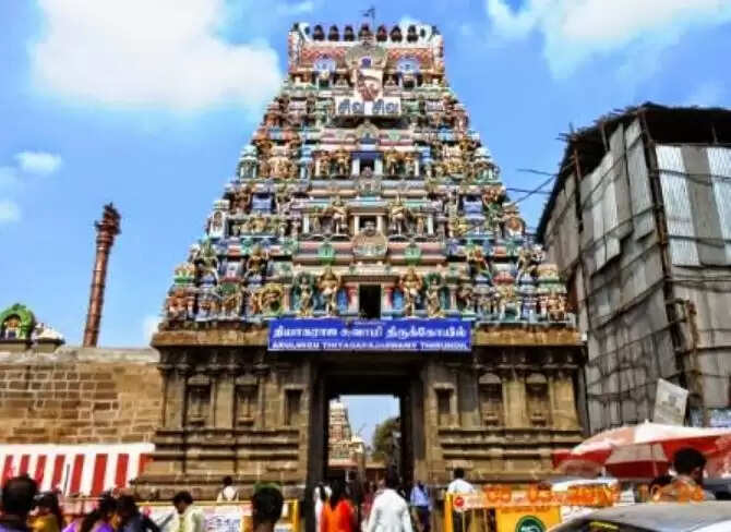 திருவொற்றியூா் ஆதிபுரீஸ்வரா் வெள்ளிக் கவசம்