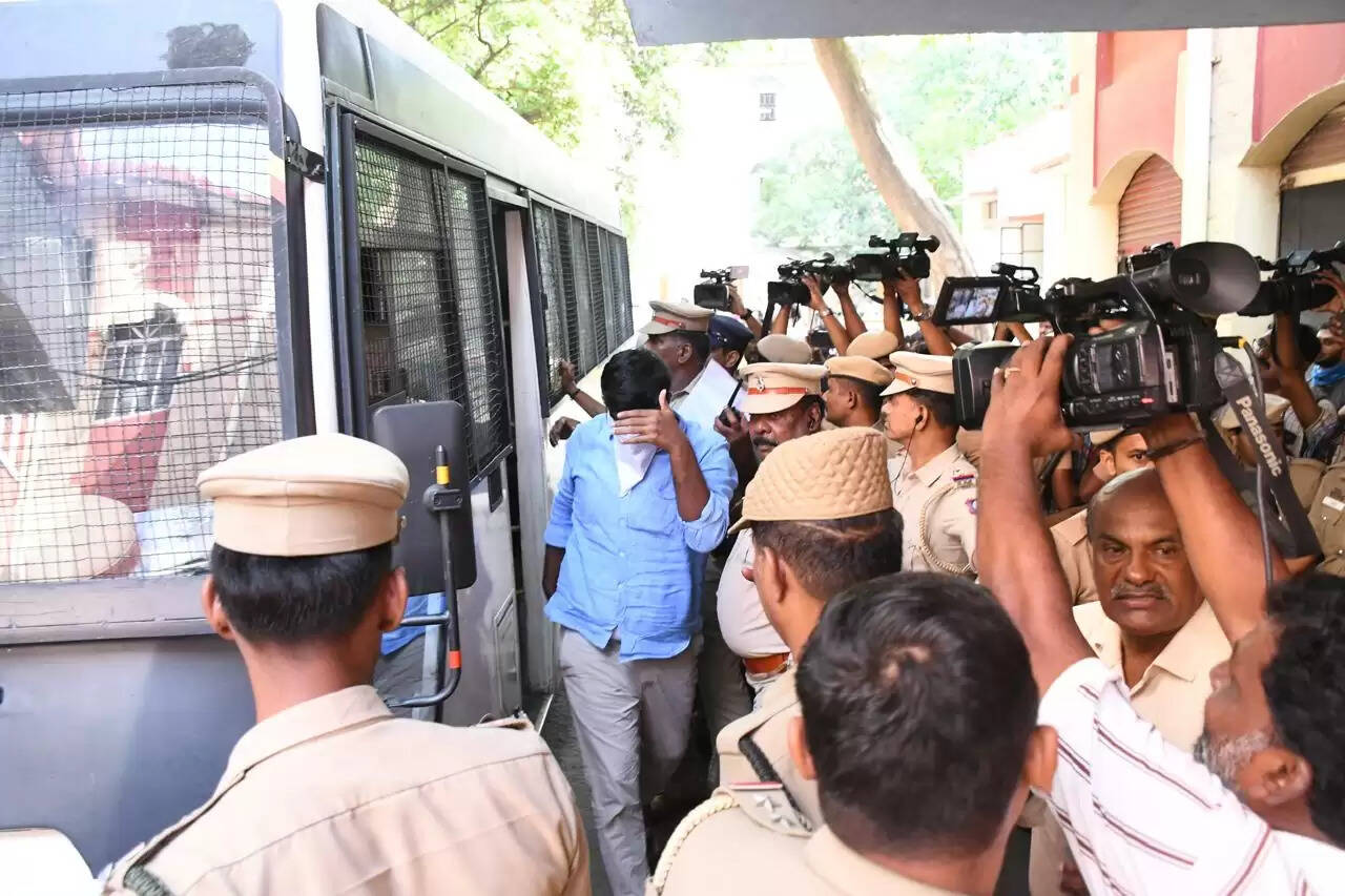 பொள்ளாச்சி பாலியல் வழக்கில் 9 பேரும் குற்றவாளிகள்!