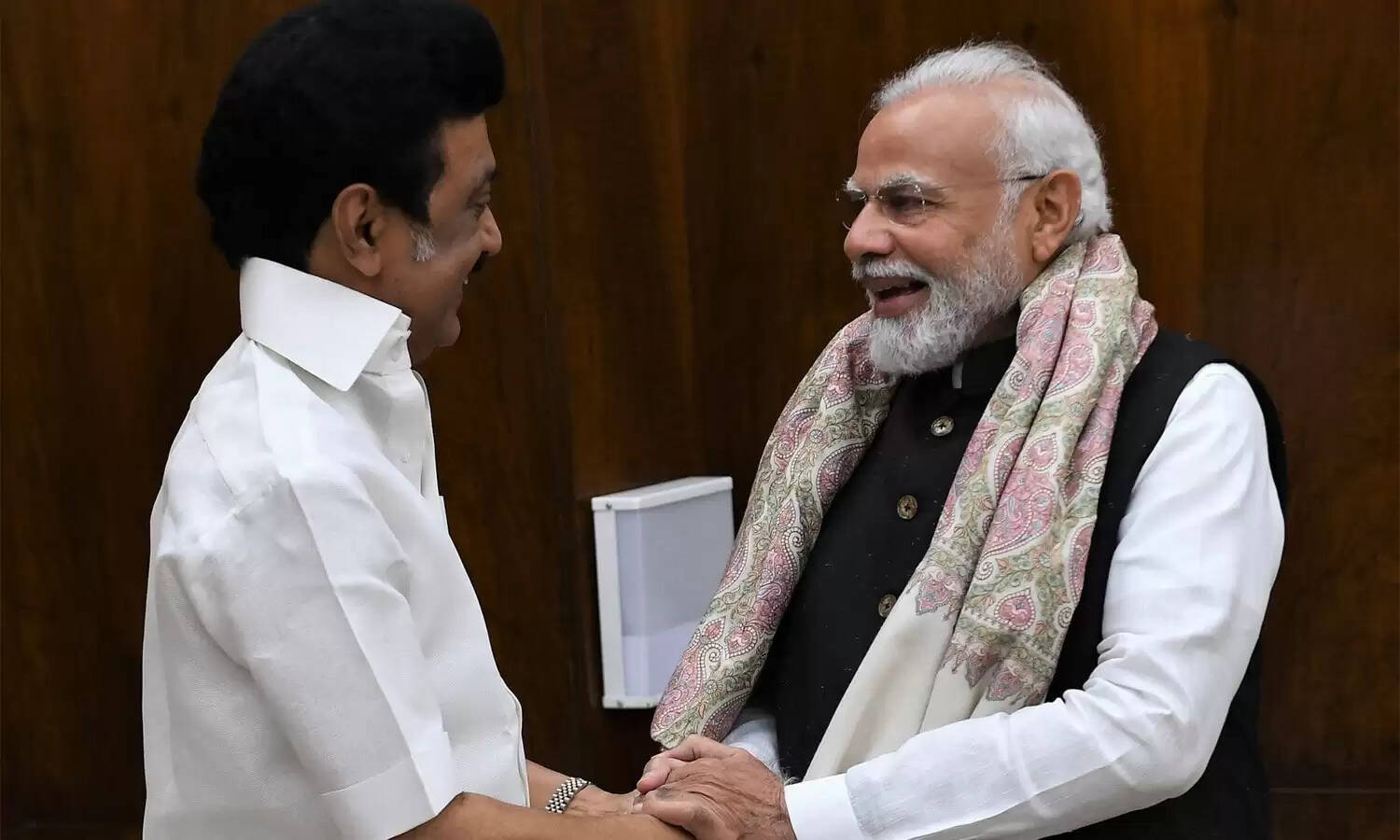 களத்தில் இறங்கிய தமிழக அரசு ... கல்வி நிதியை விடுவிக்க மத்திய அரசுக்கு எதிராக உச்சநீதிமன்றத்தில் வழக்கு!