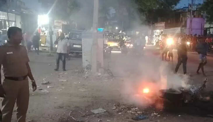 வாகன ஓட்டிகளே உஷார்... திடீரென தீப்பிடித்து எரிந்த பைக்.... பெரும் பரபரப்பு!