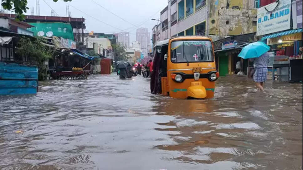வெள்ளம் ஆட்டோ கனமழை மழை 