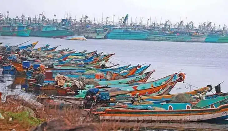 படகு மீனவர்கள் மீன்பிடி தடைக்காலம்