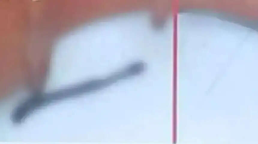அரிவாள் வீச்சு