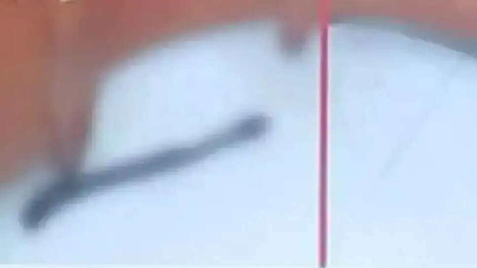 அரிவாள் வீச்சு