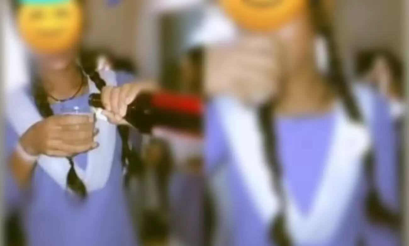 பீர் மாணவிகள்