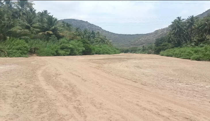 &nbsp;கோடையில் குடிநீர் தட்டுப்பாடு... நீர்வரத்து இல்லாததால் வைகை அணையின் நீர்மட்டம் வேகமாக குறைகிறது!