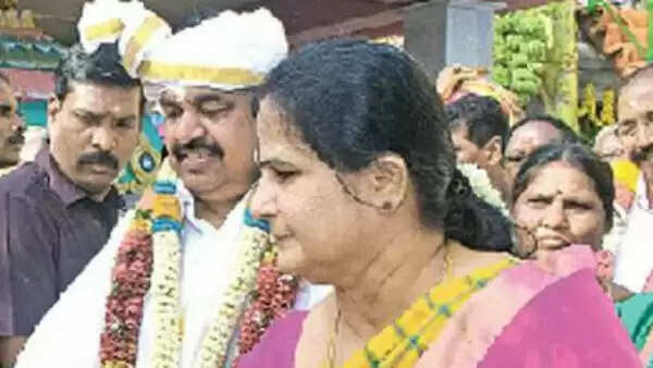 எடப்பாடி மனைவி