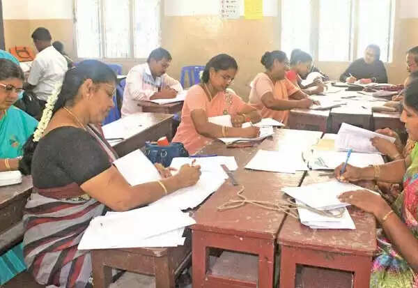 விடைத்தாள்கள் திருத்தும் பணி