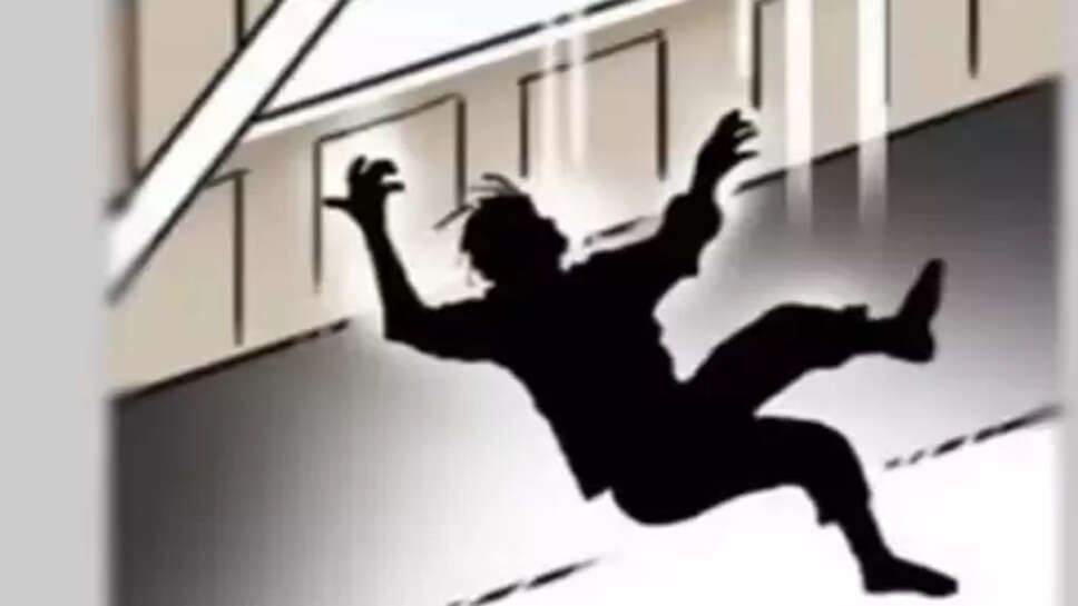 குதித்து தற்கொலை