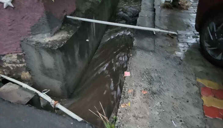 சைக்கிளில் வீட்டிற்கு திரும்பிச் சென்றுக் கொண்டிருந்த மாணவன், சாக்கடை கால்வாயில் தவறி விழுந்து உயிரிழந்த சம்பவம்