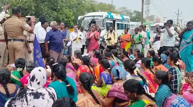 சத்துணவு ஊழியர்கள் போராட்டம்