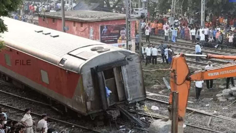 பயணிகள் ரயில் தடம் புரண்டு விபத்து!&nbsp;