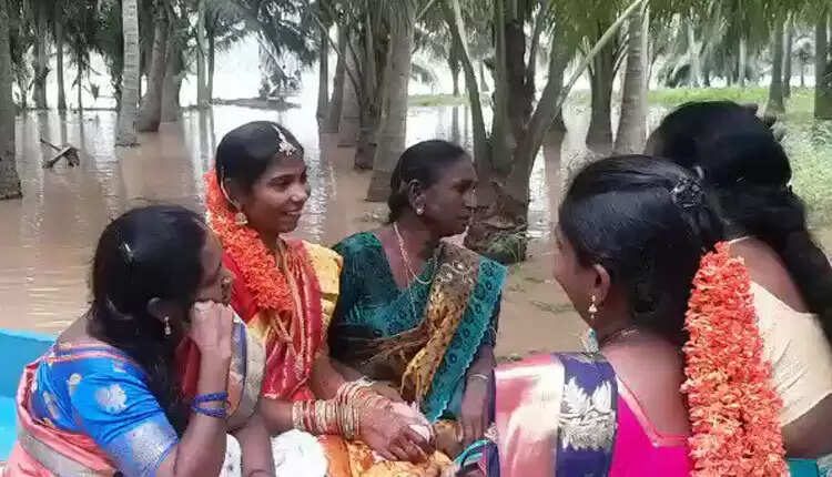 படகில் மணப்பெண்