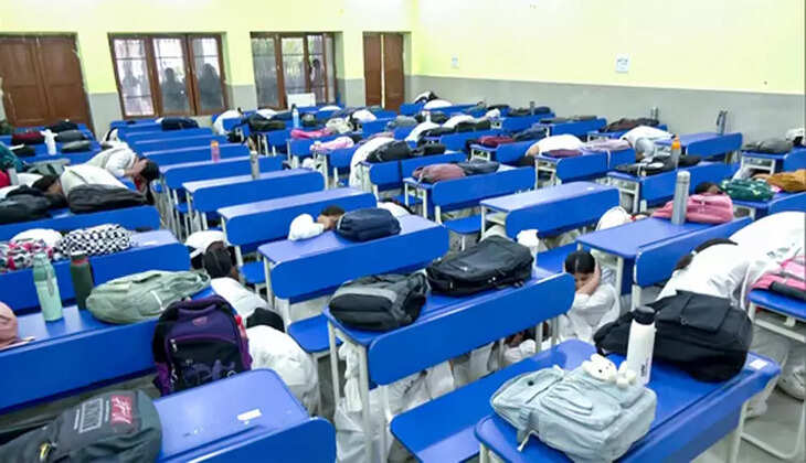 போர் விடுமுறை பள்ளி விடுமுறை காலி வகுப்பறை