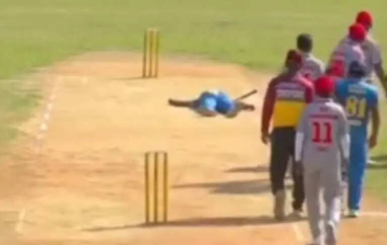 மைதானத்திலேயே மாரடைப்பு சுருண்டு விழுந்து