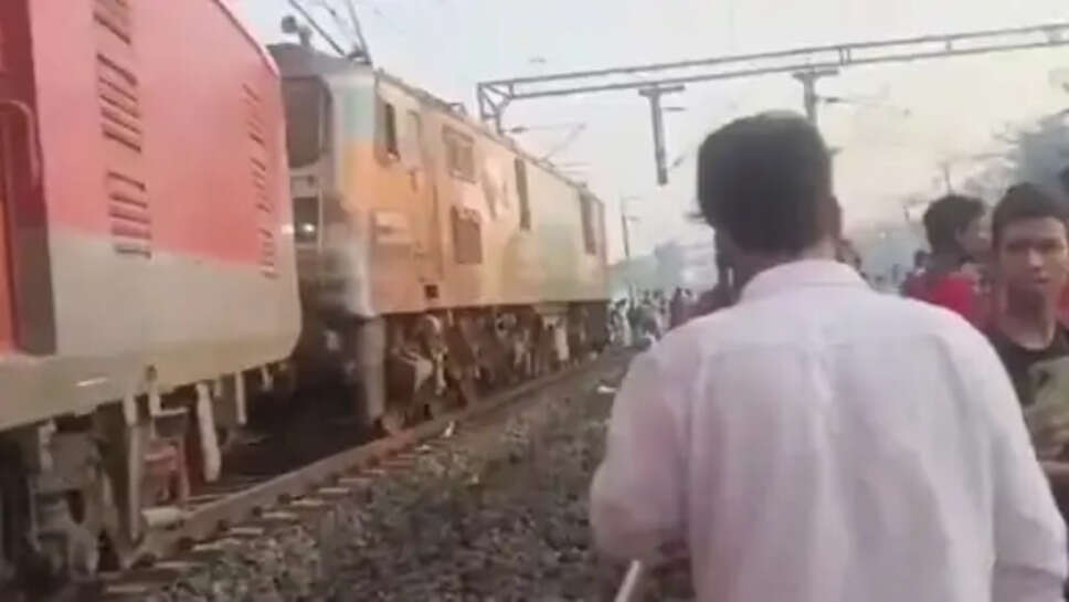 தடம் புரண்ட ரயில்