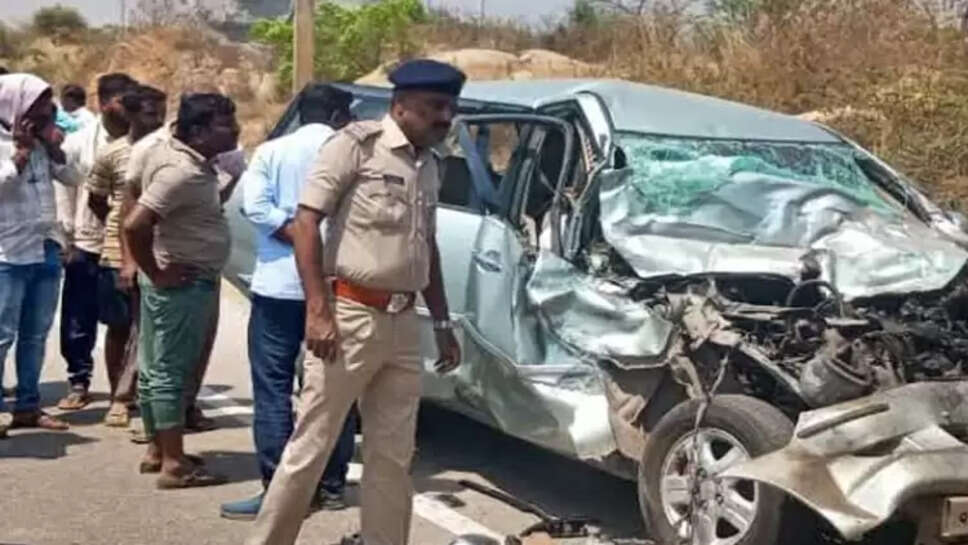 லாரி மீது கார் மோதி