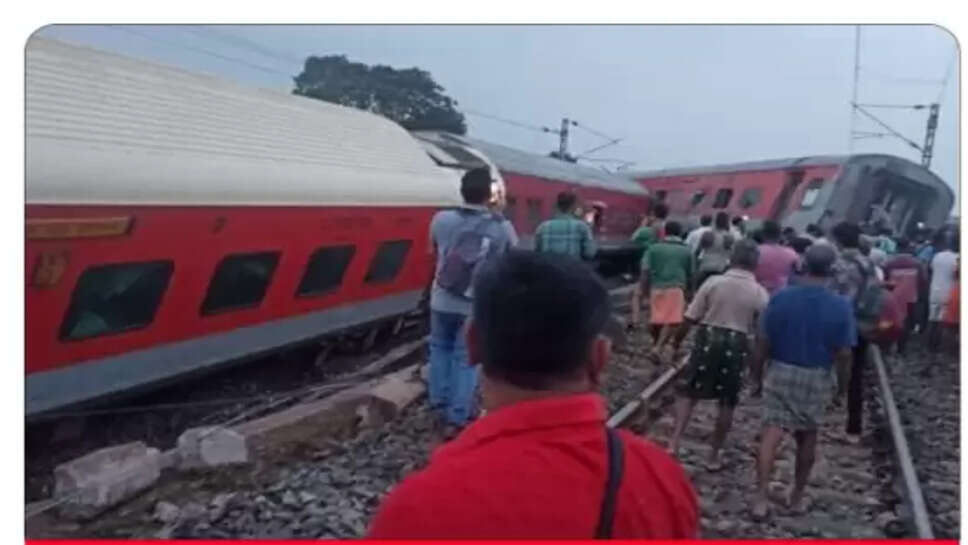 ரயில் தடம் புரண்டு விபத்து