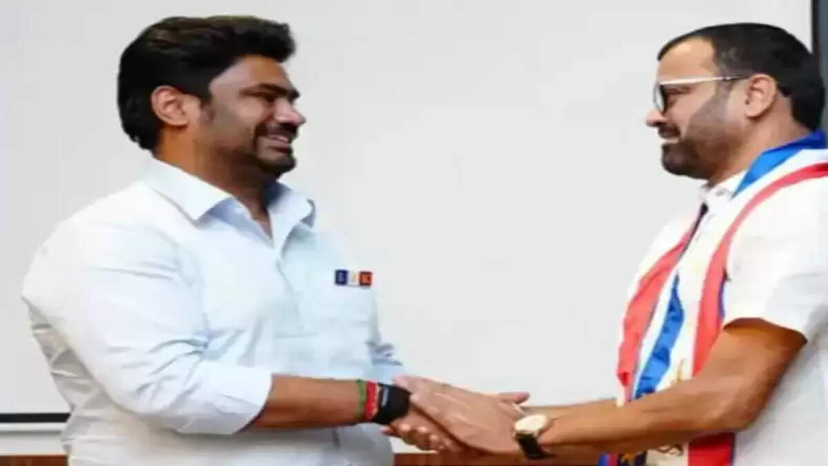 தாடி பாலாஜி மார்ட்டின் சார்லஸ்