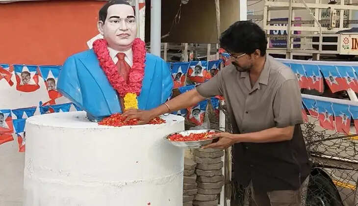  களத்திற்கு வந்தார் விஜய்... அம்பேத்கர் சிலைக்கு மரியாதை செலுத்தினார்!