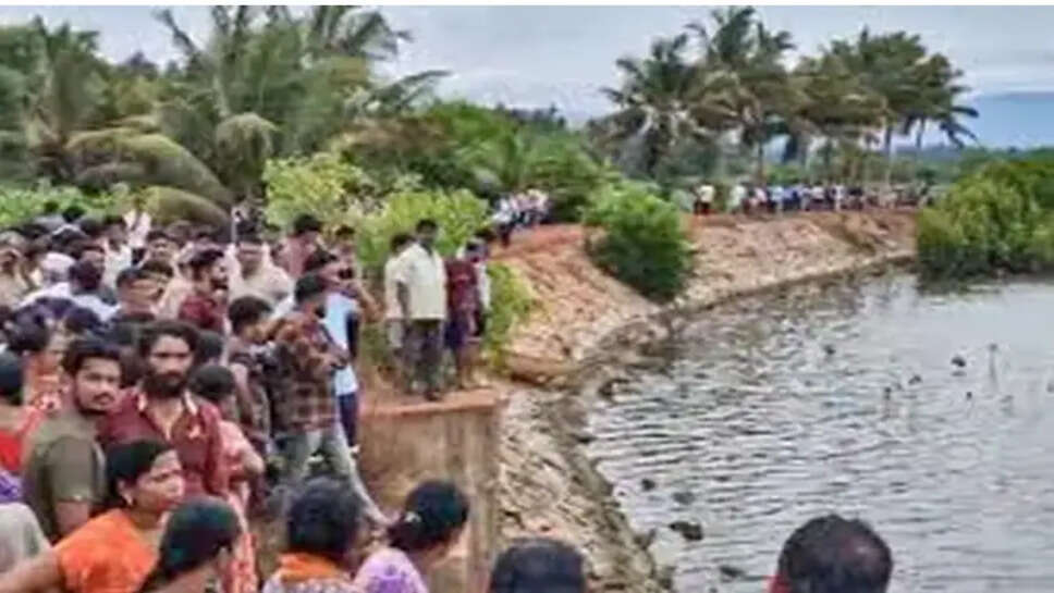 ஆற்றில்