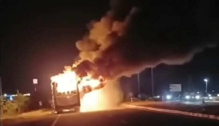 நடுரோட்டில் அரசு பேருந்தில் தீ