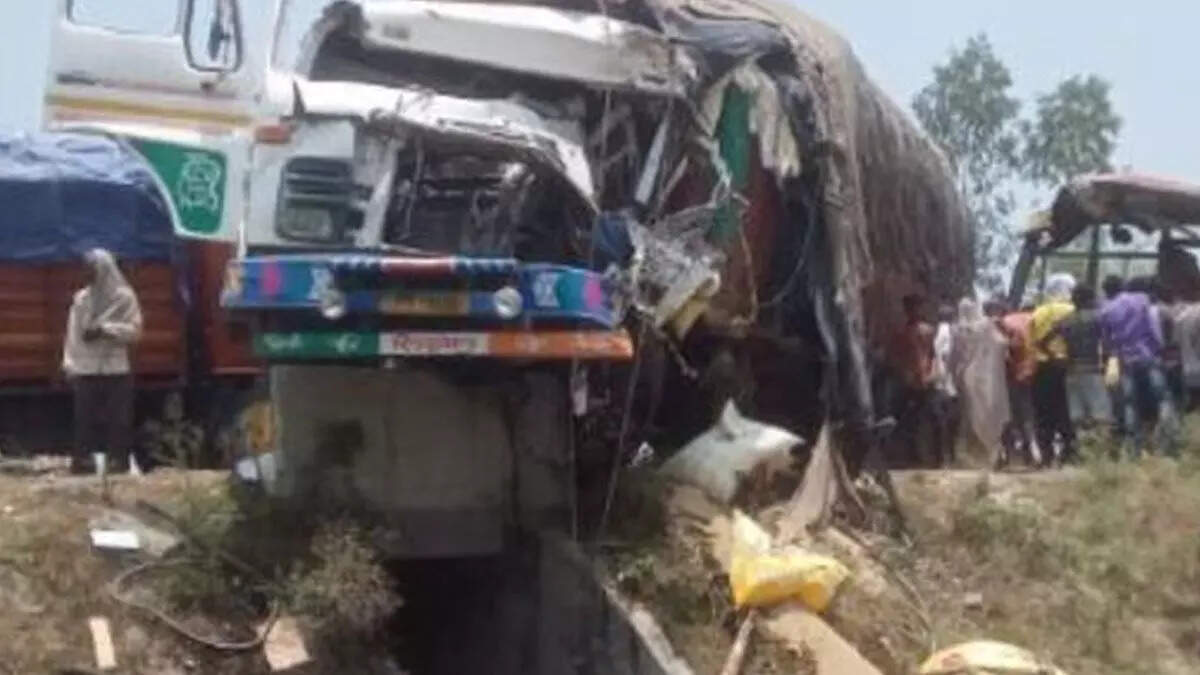 லாரி விபத்து