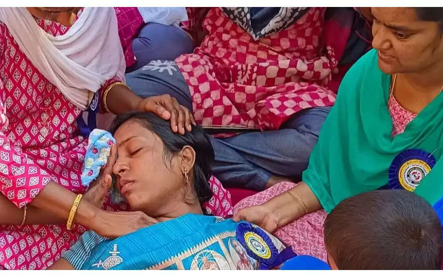 ஆசிரியர்கள் உண்ணாவிரதம்