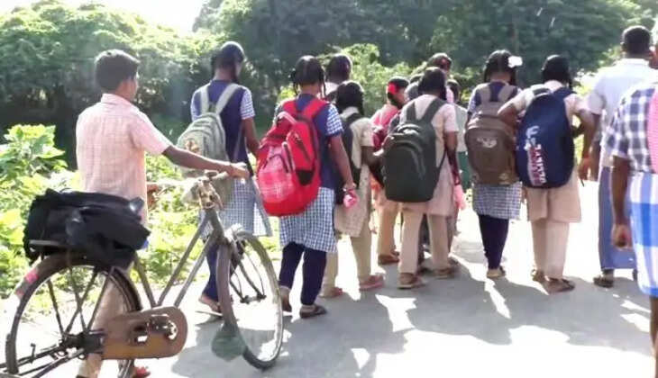 மலைக்கோவிலூர் மாணவர்கள்