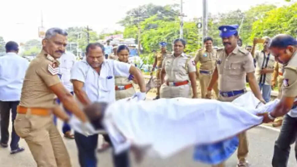 முதியவர் தீக்குளிப்பு