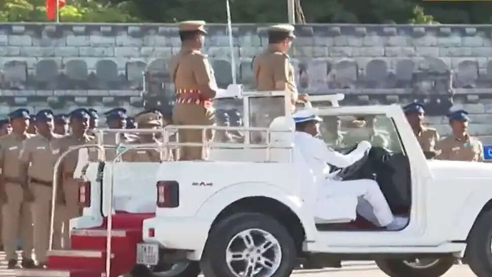 அணிவகுப்பு பதக்கம் காவலர்