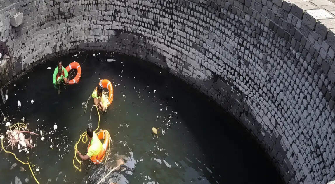 கிணற்றில் குதித்து தற்கொலை