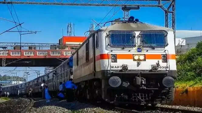 புறநகர் மின்சார ரயில்