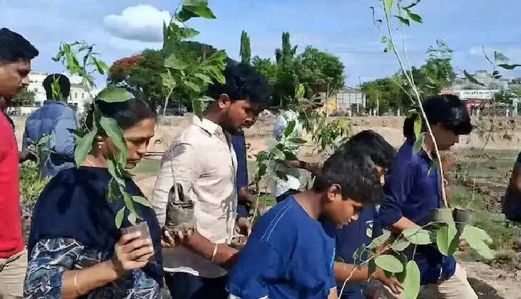 நெகிழ்ச்சி... விமான விபத்தில் பலியான 270 பேரின் நினைவாக மரக்கன்றுகள்.!. 