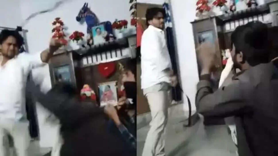 ஆக்ரா மாணவர்கள்