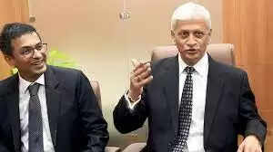 யுயு லலித்