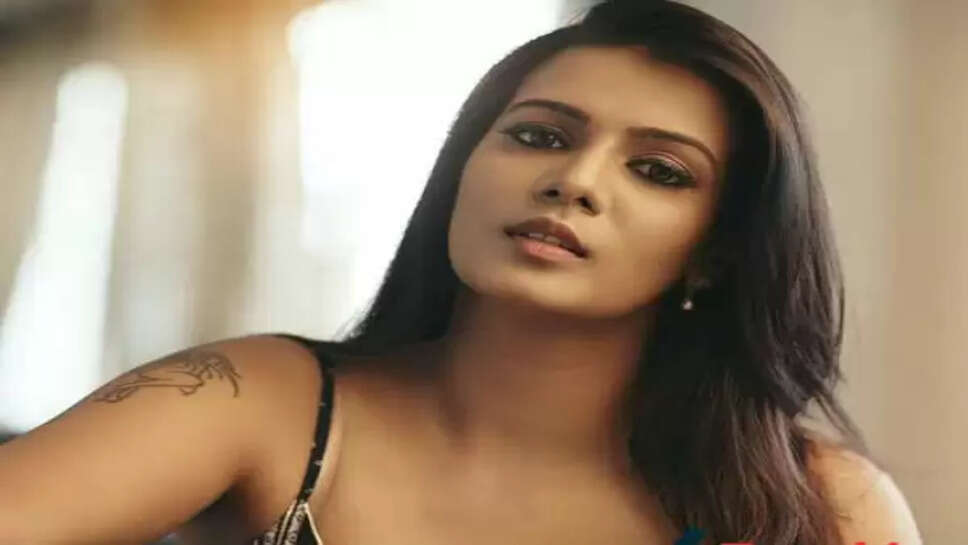 மீராமிதுன்