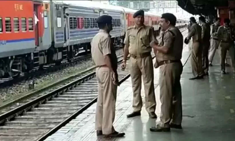 ரயில்வே போலீசார்