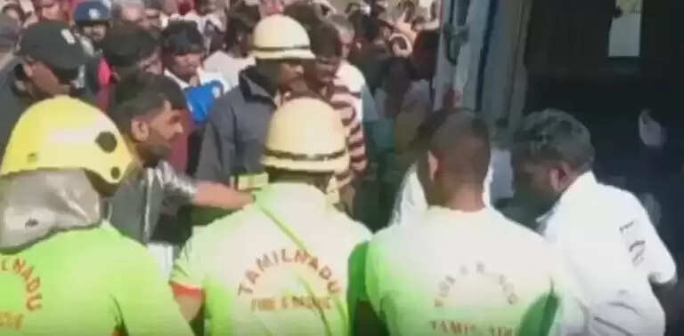 குன்னூர் மணல் சரிந்து