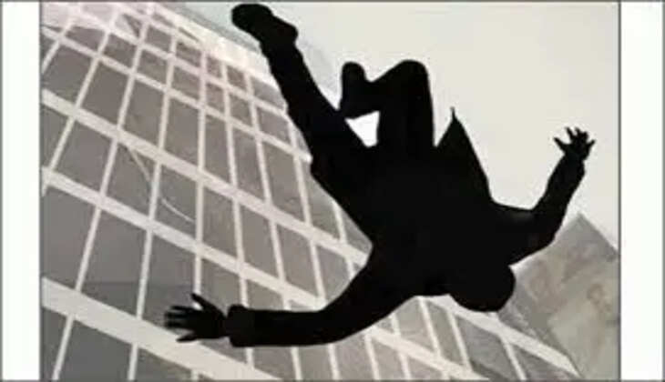 மாடியிலிருந்து விழுந்து 