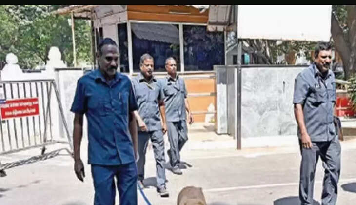 வெடிகுண்டு மிரட்டல்