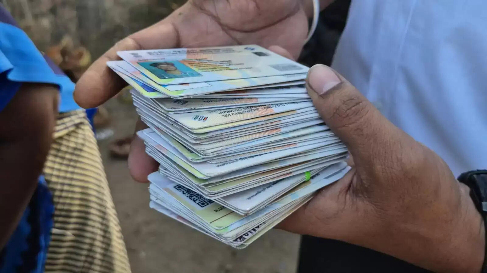 வாக்காளர் அடையாள அட்டை