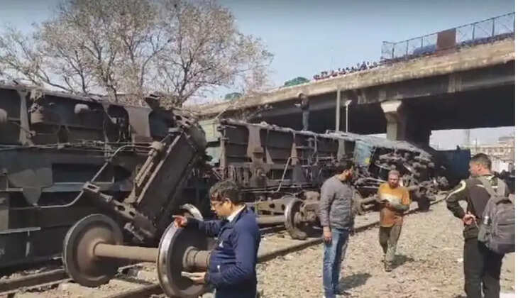 இடிந்து விழுந்த கட்டிடம்