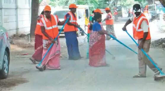 துப்புரவுப் பணியாளர்கள்