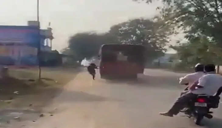 பொதுத்தேர்வுக்கு சென்ற பிளஸ் 2 மாணவியை ஏற்றாமல் சென்ற அரசுப் பேருந்து ஓட்டுநர் இடைநீக்கம்!