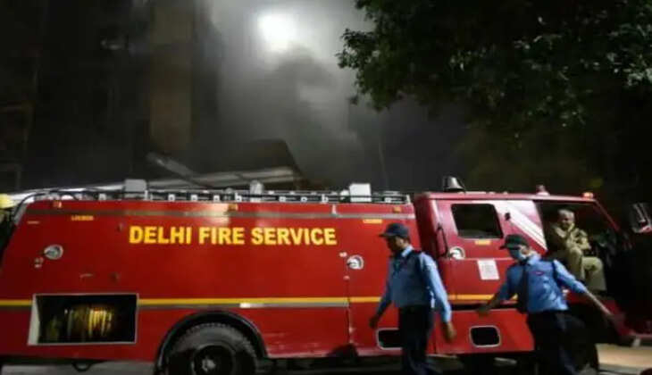 டெல்லி ஸ்வீட் ஸ்டால் விபத்து